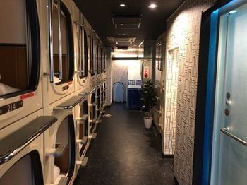 Capsule Shimbashi Hotel a capsule Tokyo